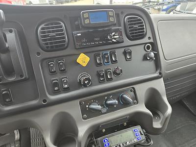 Used 2019 Freightliner M2 106 - photo 1