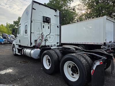 Used 2019 Freightliner Cascadia Detroit Diesel DD15 Semi Truck with Sleeper Cab for sale #867175 - photo 2