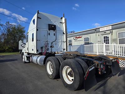 Used 2019 Freightliner Cascadia Detroit Diesel DD15 Semi Truck with Sleeper Cab for sale #867179 - photo 2