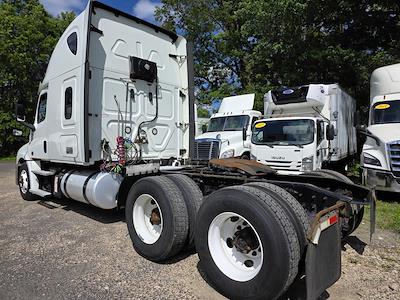 Used 2019 Freightliner Cascadia Detroit Diesel DD15 Semi Truck with Sleeper Cab for sale #867185 - photo 2
