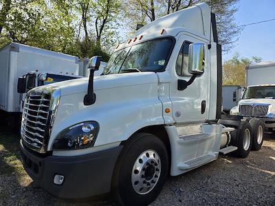 Used 2019 Freightliner Cascadia Detroit Diesel DD15 Semi Truck for sale #867571 - photo 1