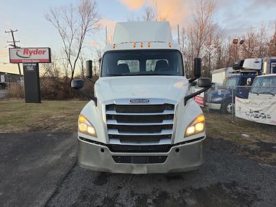 Used 2019 Freightliner Cascadia Detroit DD13 Semi Truck for sale #874544 - photo 2