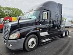 Used 2020 Freightliner Cascadia Detroit Diesel DD15 Semi Truck with Sleeper Cab for sale #881600 - photo 1