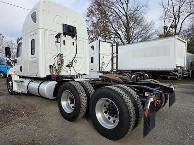 Used 2020 Freightliner Cascadia Detroit Diesel DD15 Semi Truck with Sleeper Cab for sale #884427 - photo 2