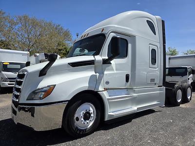 Used 2020 Freightliner Cascadia Detroit Diesel DD15 Semi Truck with Sleeper Cab for sale #884748 - photo 1