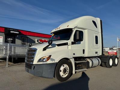 Used 2020 Freightliner Cascadia - photo 1