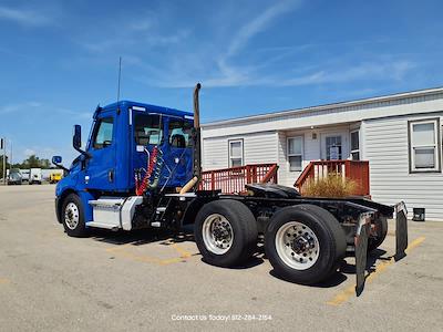 Used 2021 Freightliner Cascadia Detroit DD13 Semi Truck for sale #262555 - photo 2