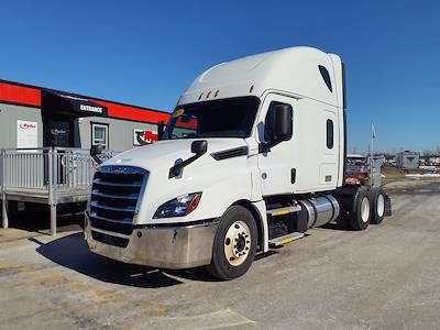Used 2020 Freightliner Cascadia - photo 1