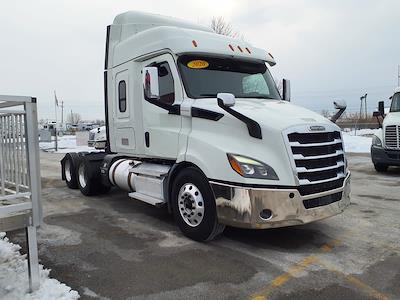 Used 2020 Freightliner Cascadia - photo 1