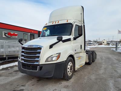 Used 2019 Freightliner Cascadia - photo 1