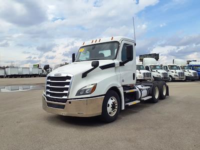 Used 2020 Freightliner Cascadia - photo 1