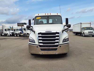 Used 2020 Freightliner Cascadia - photo 1