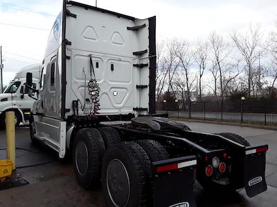 Used 2020 Freightliner Cascadia Detroit Diesel DD15 Semi Truck with Sleeper Cab for sale #242036 - photo 2