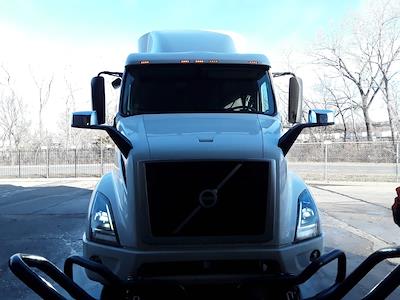 Used 2020 Volvo VNR Volvo D13 Semi Truck for sale #243492 - photo 2