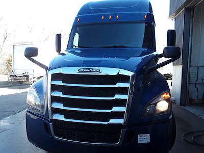 Used 2020 Freightliner Cascadia - photo 1