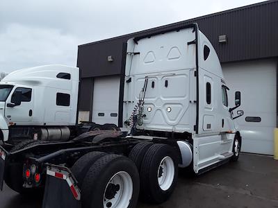 Used 2020 Freightliner Cascadia Detroit Diesel DD15 Semi Truck with Sleeper Cab for sale #249771 - photo 2