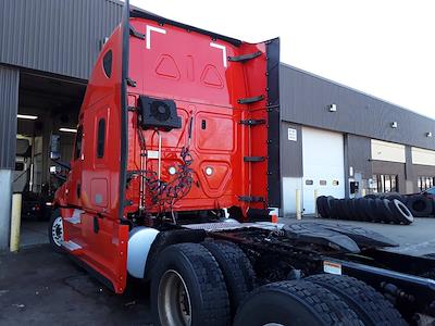 Used 2020 Freightliner Cascadia Detroit Diesel DD15 Semi Truck with Sleeper Cab for sale #271439 - photo 2