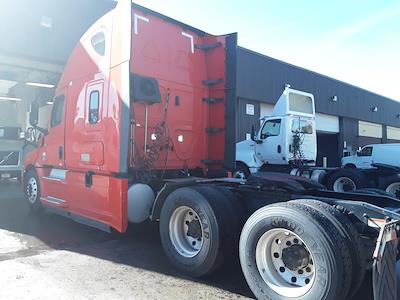 Used 2020 Freightliner Cascadia Detroit Diesel DD15 Semi Truck with Sleeper Cab for sale #271441 - photo 2