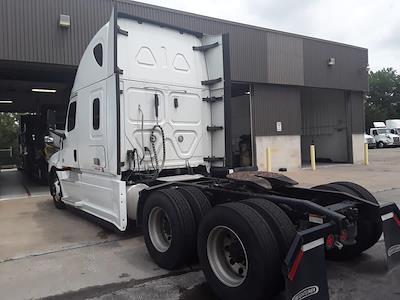 Used 2020 Freightliner Cascadia Detroit Diesel DD15 Semi Truck with Sleeper Cab for sale #273991 - photo 2