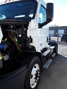 Used 2020 Freightliner Cascadia Detroit DD13 Semi Truck for sale #274072 - photo 1