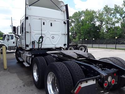 Used 2020 Freightliner Cascadia Detroit DD13 Semi Truck with Sleeper Cab for sale #274606 - photo 2