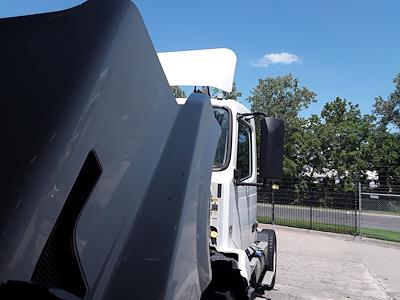 Used 2016 Volvo VNL Volvo D13 Semi Truck for sale #384161 - photo 1