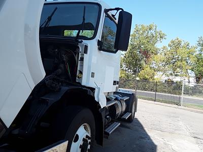 Used 2016 Volvo VNL Volvo D13 Semi Truck for sale #387623 - photo 1