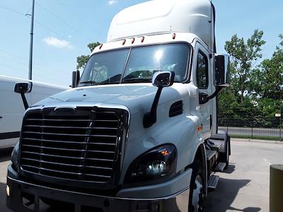 Used 2017 Freightliner Cascadia Detroit DD13 Semi Truck for sale #665069 - photo 1