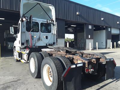 Used 2017 Freightliner Cascadia Detroit DD13 Semi Truck for sale #665106 - photo 2