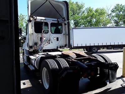 Used 2017 Freightliner Cascadia Detroit DD13 Semi Truck for sale #665107 - photo 2