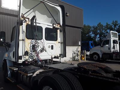 Used 2017 Freightliner Cascadia Detroit DD13 Semi Truck for sale #665119 - photo 2