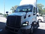 Used 2017 Freightliner Cascadia Detroit DD13 Semi Truck for sale #665139 - photo 3