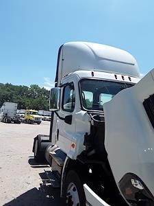 Used 2018 Freightliner Cascadia Detroit DD13 Semi Truck for sale #683708 - photo 1