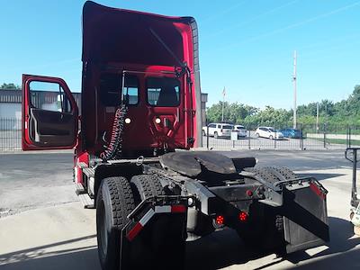 Used 2018 Freightliner Cascadia Detroit DD13 Semi Truck for sale #687411 - photo 2