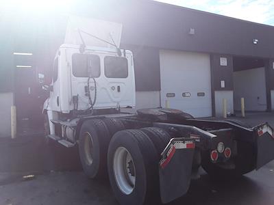 Used 2018 Freightliner Cascadia Detroit DD13 Semi Truck for sale #744642 - photo 2