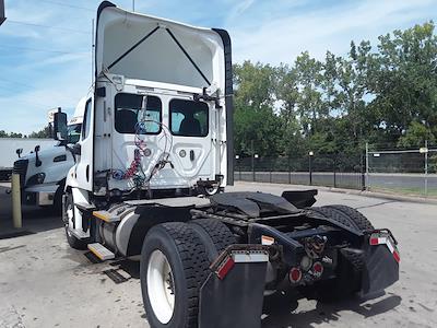 Used 2018 Freightliner Cascadia Detroit DD13 Semi Truck for sale #752178 - photo 2