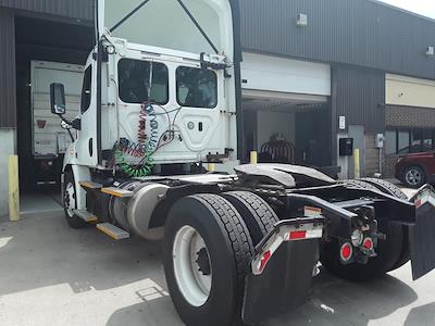 Used 2018 Freightliner Cascadia Detroit DD13 Semi Truck for sale #752343 - photo 2