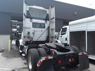 Used 2019 Volvo VNR Volvo D13 Semi Truck for sale #809189 - photo 2