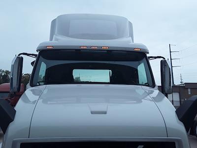 Used 2019 Volvo VNR Volvo D13 Semi Truck for sale #809190 - photo 2