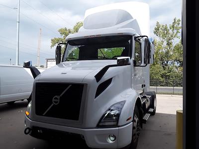 Used 2019 Volvo VNR Volvo D13 Semi Truck for sale #809191 - photo 1
