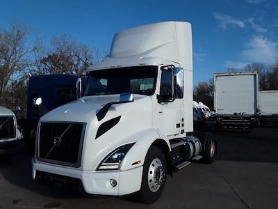 Used 2019 Volvo VNR Volvo D13 Semi Truck for sale #809199 - photo 1