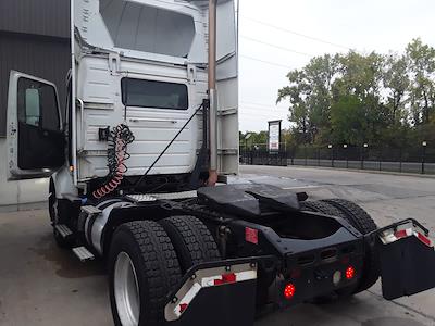 Used 2019 Volvo VNR Volvo D13 Semi Truck for sale #809207 - photo 2