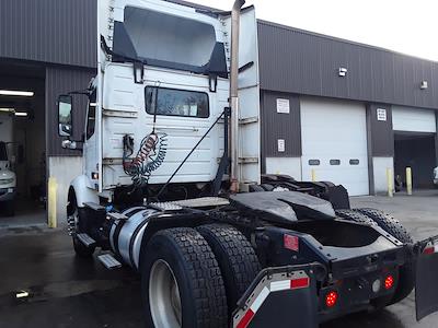 Used 2019 Volvo VNR Volvo D13 Semi Truck for sale #809209 - photo 2