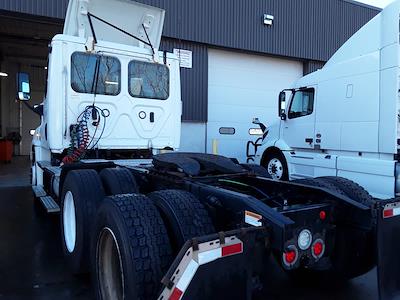 Used 2019 Freightliner Cascadia Detroit DD13 Semi Truck for sale #813426 - photo 2