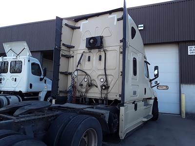 Used 2019 Freightliner Cascadia Detroit Diesel DD15 Semi Truck with Sleeper Cab for sale #814429 - photo 2