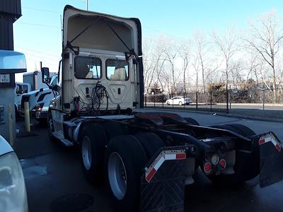 Used 2019 Freightliner Cascadia Detroit Diesel DD15 Semi Truck for sale #814451 - photo 2