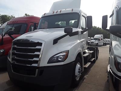 Used 2018 Freightliner Cascadia Detroit DD13 Semi Truck for sale #821245 - photo 1