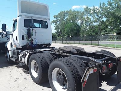 Used 2019 International LT International A26 Semi Truck for sale #825119 - photo 2