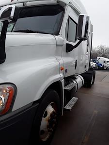 Used 2020 Freightliner Cascadia Detroit Diesel DD15 Semi Truck with Sleeper Cab for sale #879950 - photo 1