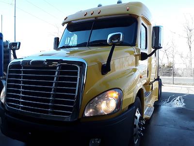 Used 2020 Freightliner Cascadia - photo 1